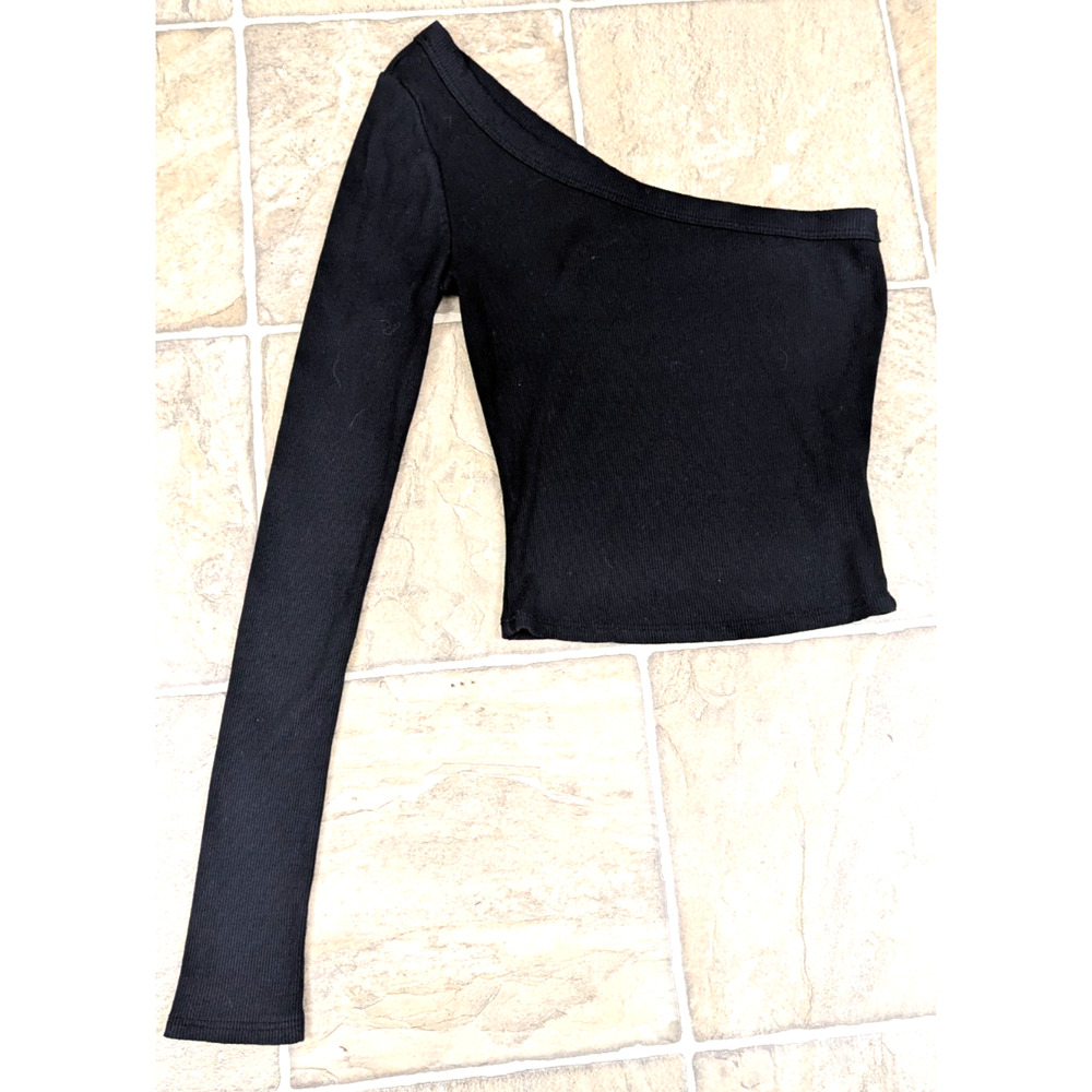 Forever 21 sz S Cropped Ribbed knit one shoulder T-shirt black long sleeve 2268